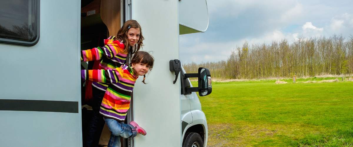 WHAT IS MOTORHOME INSURANCE? WHAT IS MOTORHOME INSURANCE?